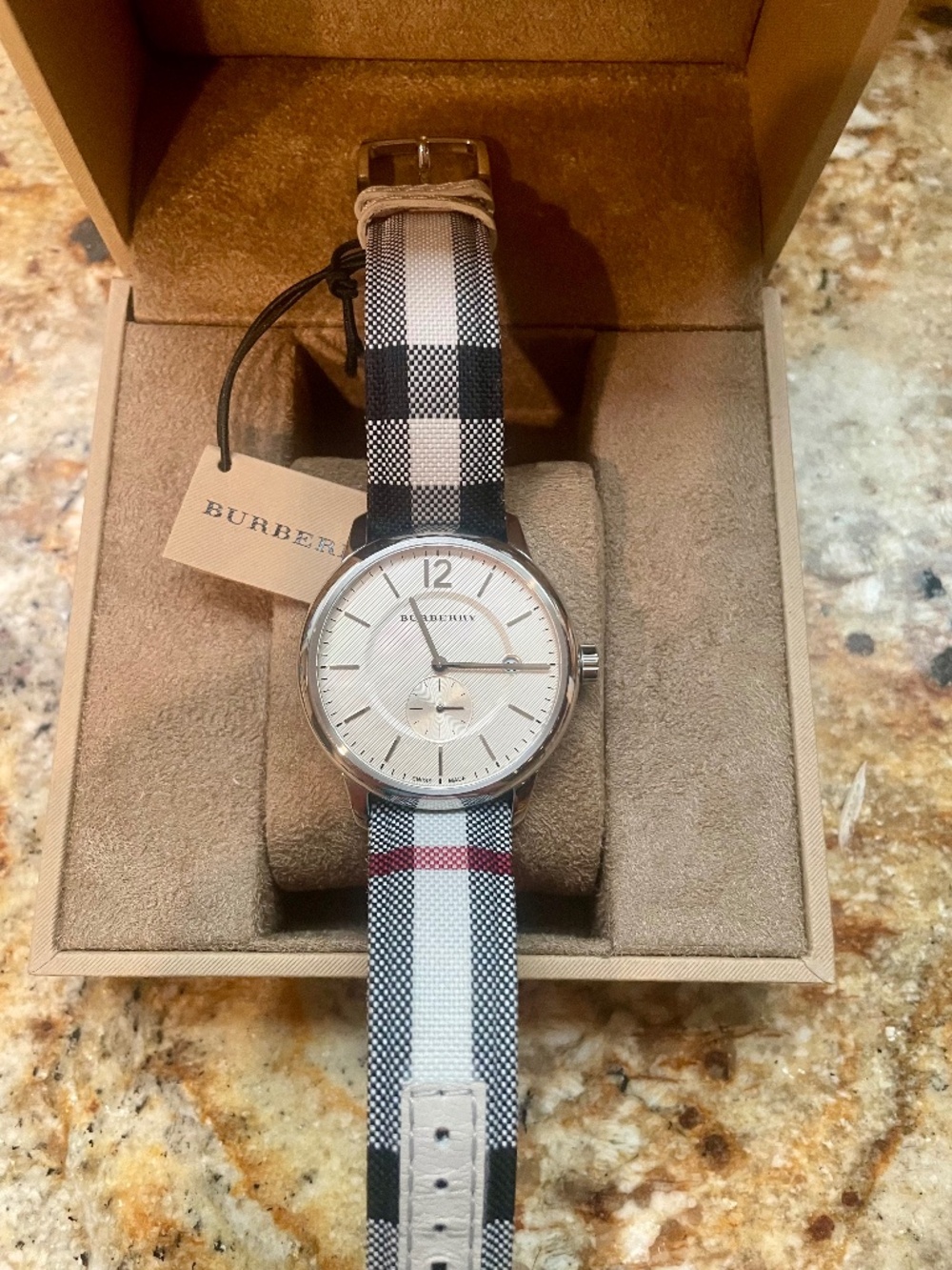 Burberry Watch Unisex, NWT